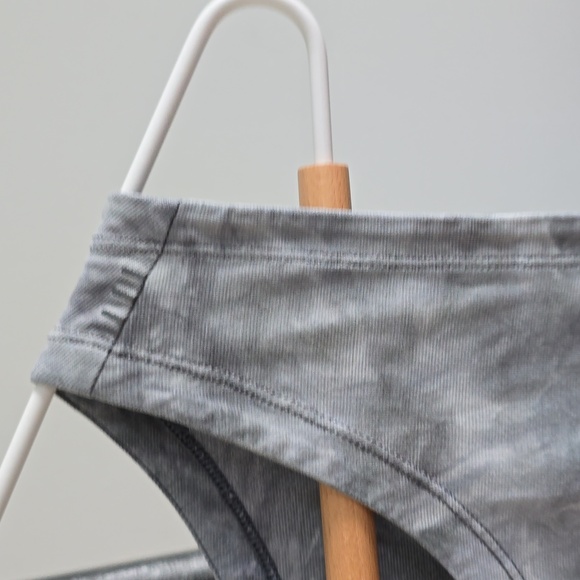 Lululemon Men's License to Train Tank - Picture 3 of 7